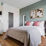 Blueground Prague 3 New Build Balcony Prg-39