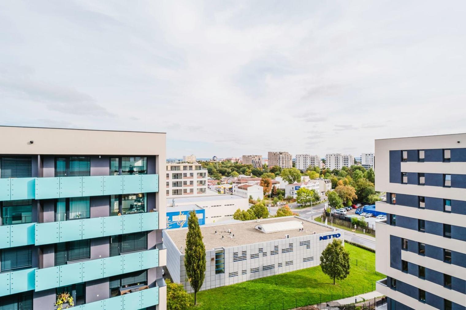 Blueground 3 New Build Balcony Prg-39 *